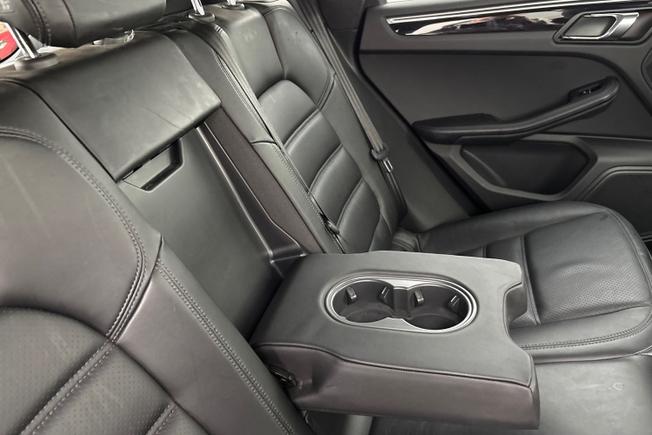 PORSCHE Macan Photo 31