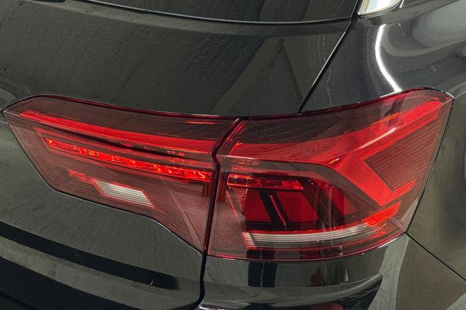 Volkswagen T-Roc Photo 18