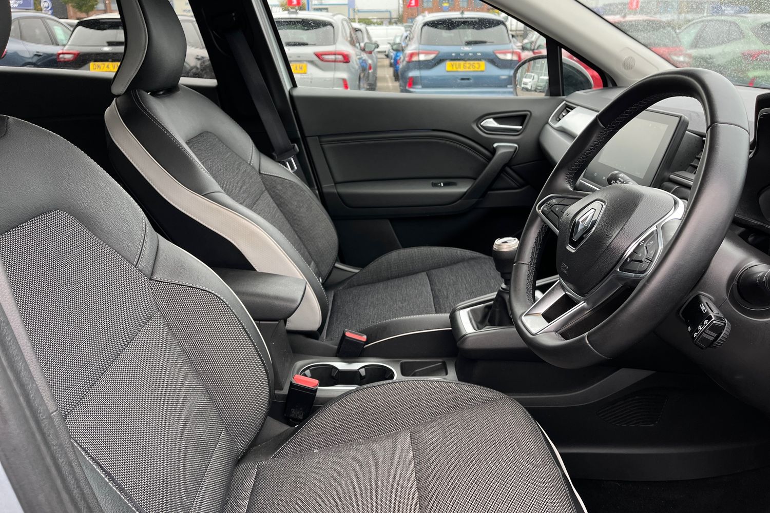 Renault CAPTUR Photo 16