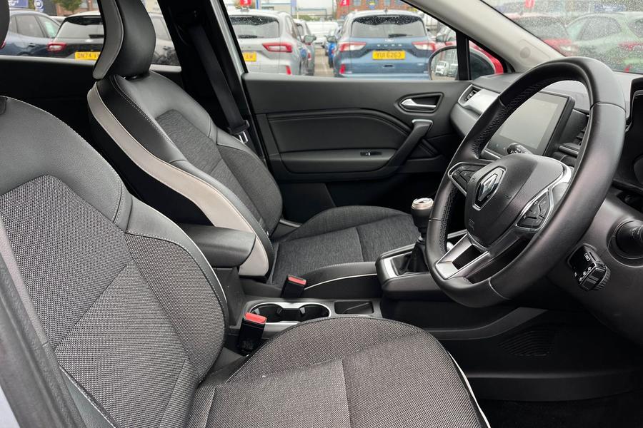 Renault CAPTUR Photo autoimg-11815b02281d2e2250e7b68d1995a7de7985f525.jpg