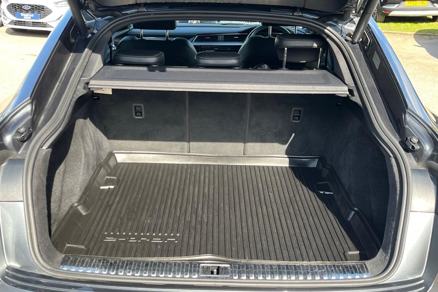 Audi e-tron Photo autoimg-1181ba72e4a1e9ec1e30772552da1e601d0ea15e.jpg