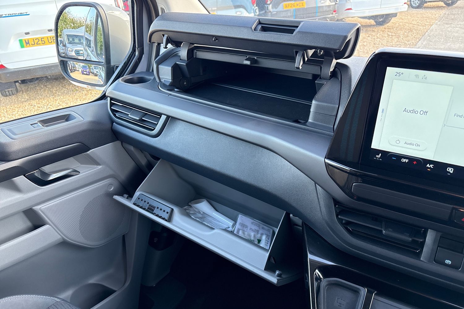 Ford TRANSIT CUSTOM Photo 31