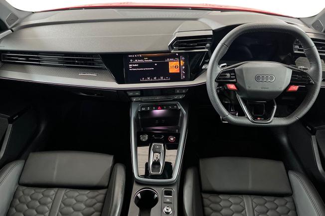 AUDI RS3 Photo 10