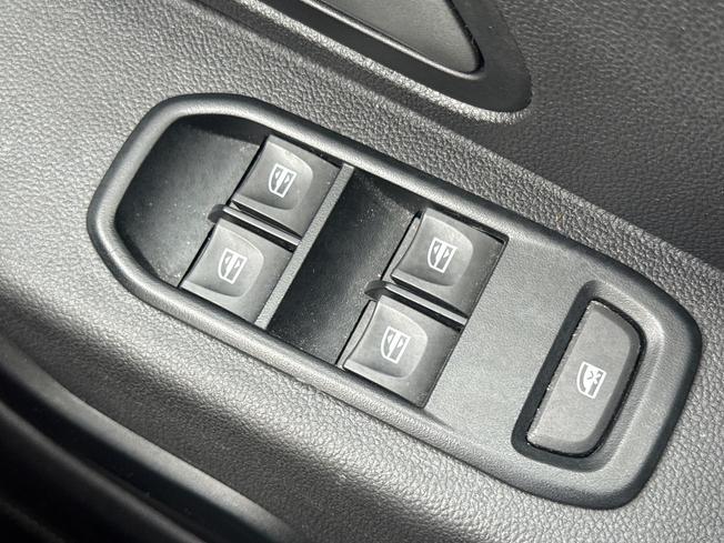 DACIA Duster Photo 29