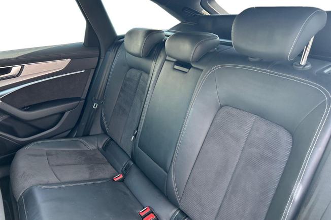 AUDI A6 Avant Photo 9