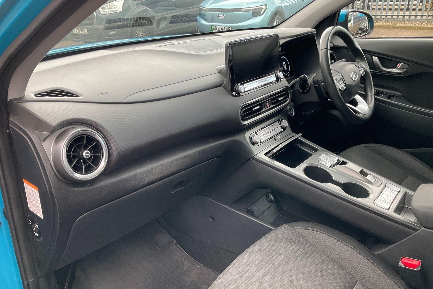Hyundai KONA Photo 17