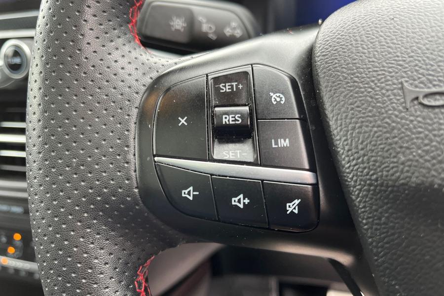 Ford KUGA Photo autoimg-11994ce00d9361524c110f7b37e1ef8fac4723cd.jpg