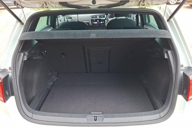 VOLKSWAGEN Golf Photo 12