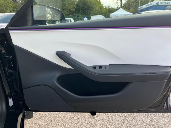 TESLA Model 3 Photo autoimg-11a099c581dcad1fc1b7a1ffddc37012c6774a85.jpg
