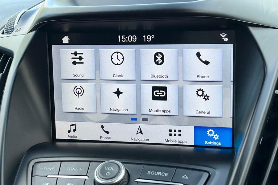 Ford Kuga Photo autoimg-11a17458a9e41197b7c9fd8ce646cb7f55a423bc.jpg