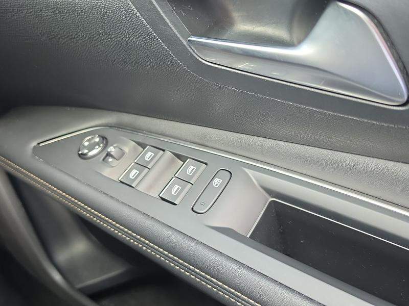 Used Peugeot 3008 RK23ZYV 24