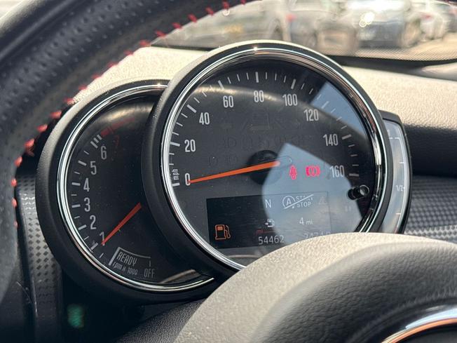 MINI Hatch Photo 15