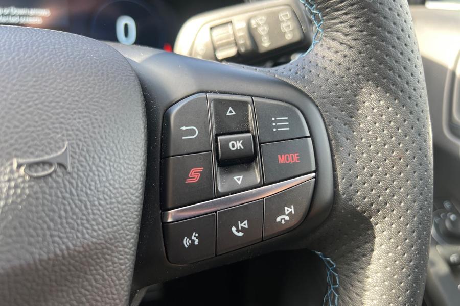 Ford FOCUS Photo autoimg-11a568583d59da8e1811a5e9d3dc5e65bf086794.jpg