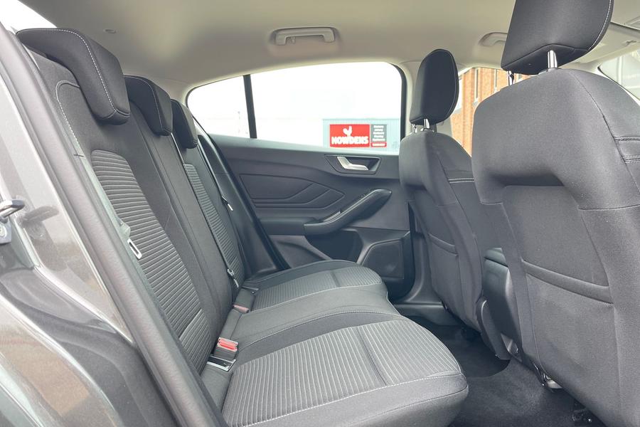 Ford Focus Photo autoimg-11a67780f99a275a3020b8b1f5a7dbb6fcaabf02.jpg
