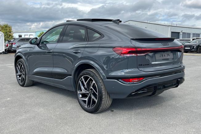 AUDI  Q6 Sportback Photo 25