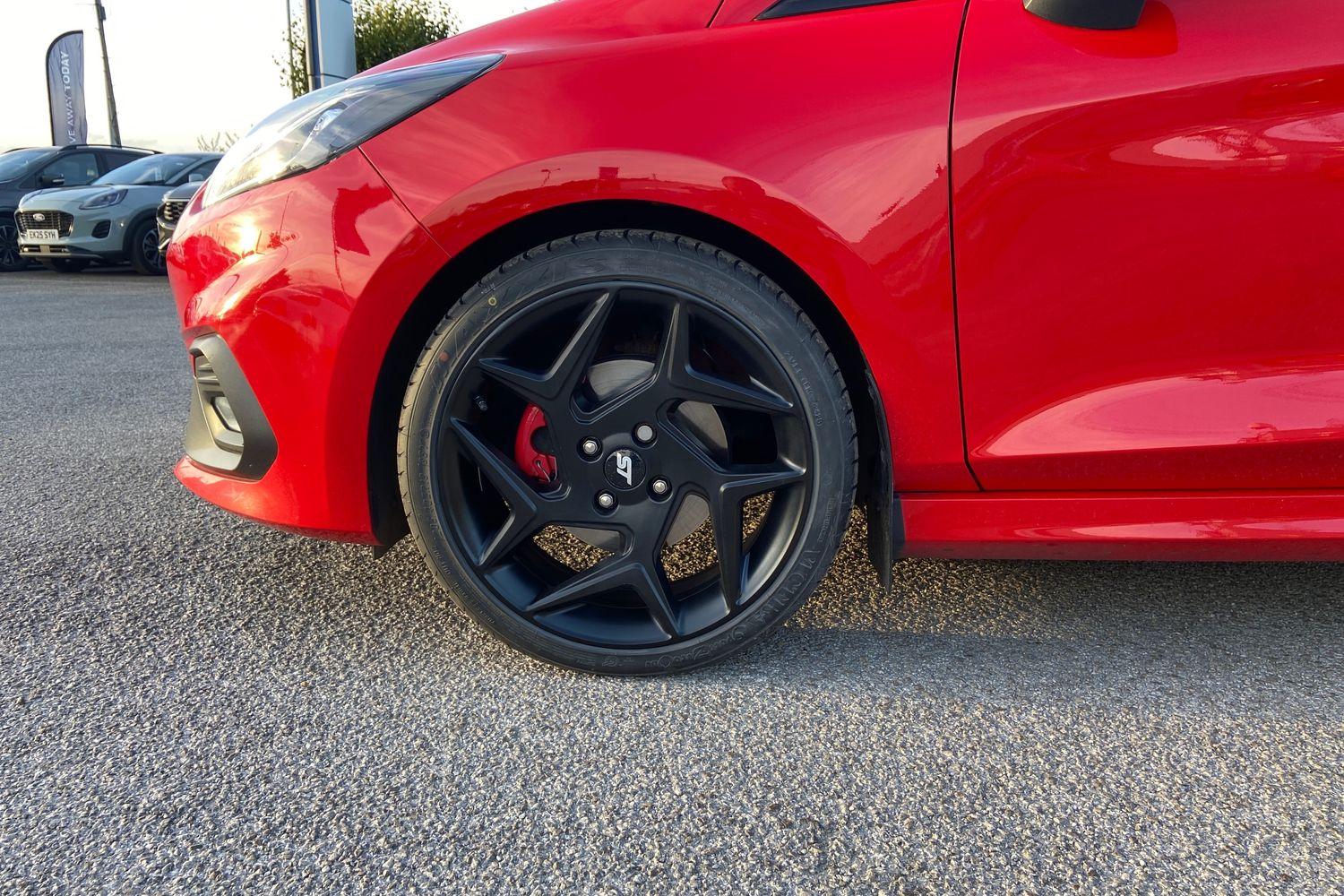 Ford Fiesta Photo 7