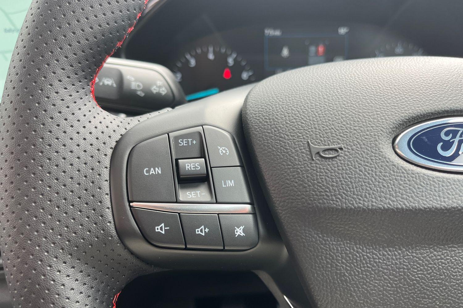 Ford FOCUS Photo 24