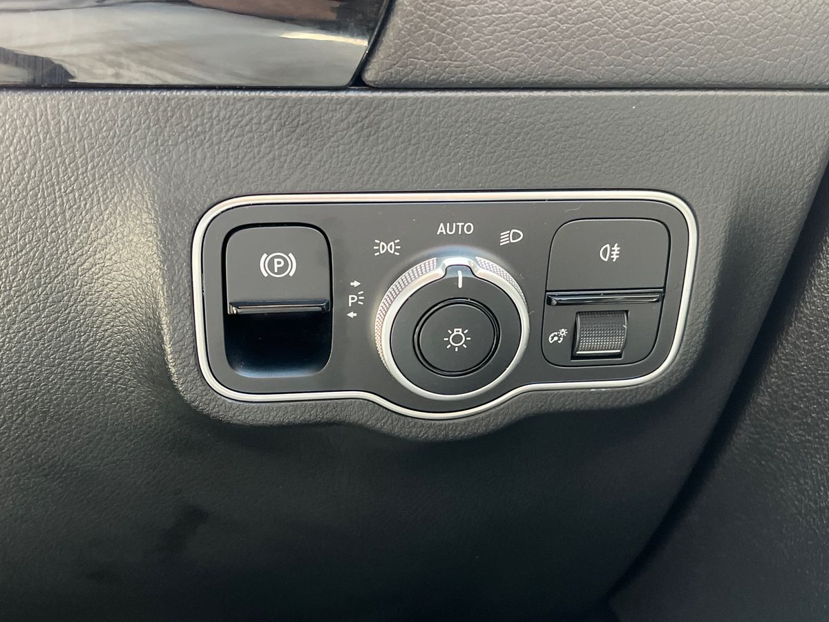 Mercedes-Benz EQA Photo 35