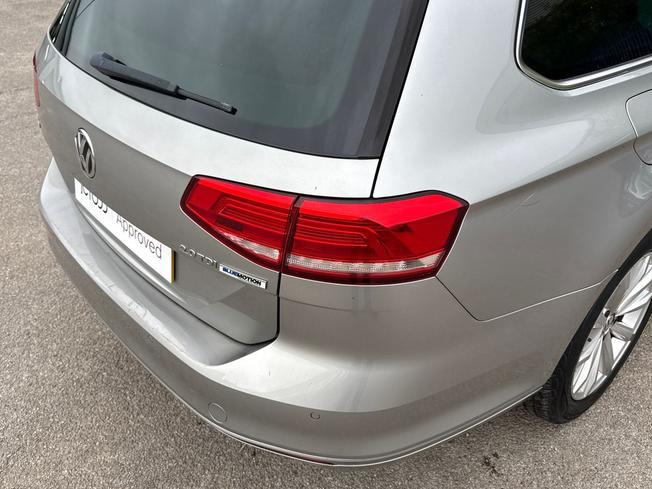 VOLKSWAGEN Passat Photo 22