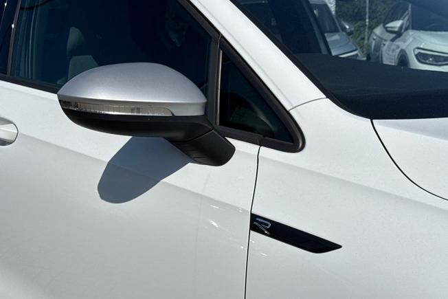 VOLKSWAGEN Golf Photo 20