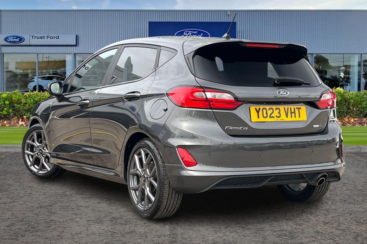 Ford FIESTA Photo 1
