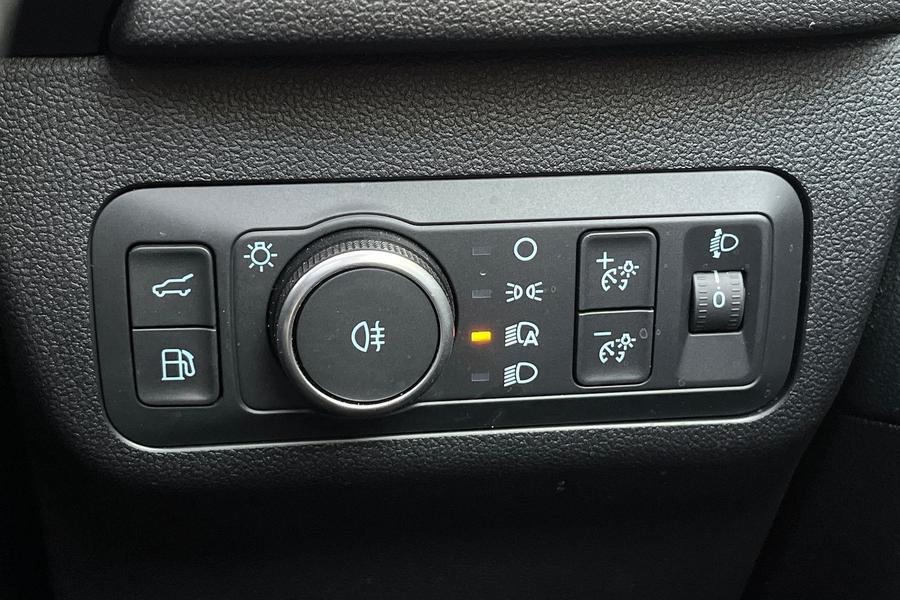 Ford Kuga Photo autoimg-11bbf87940397a8609fd662101001adbde05b731.jpg