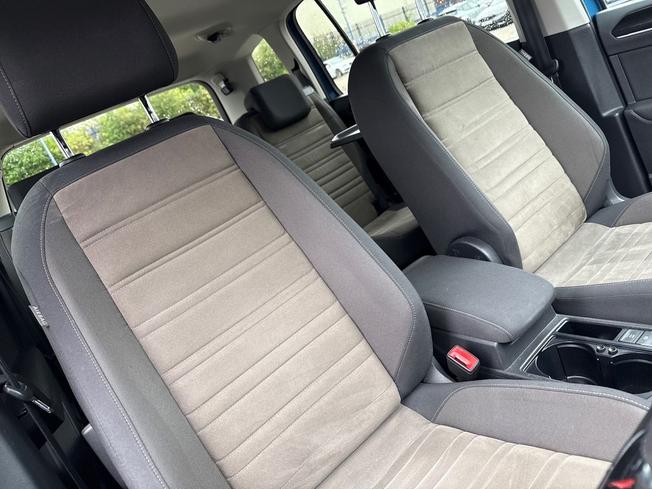 VOLKSWAGEN Touran Photo 28