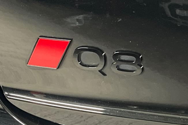 AUDI Q8 Photo 35