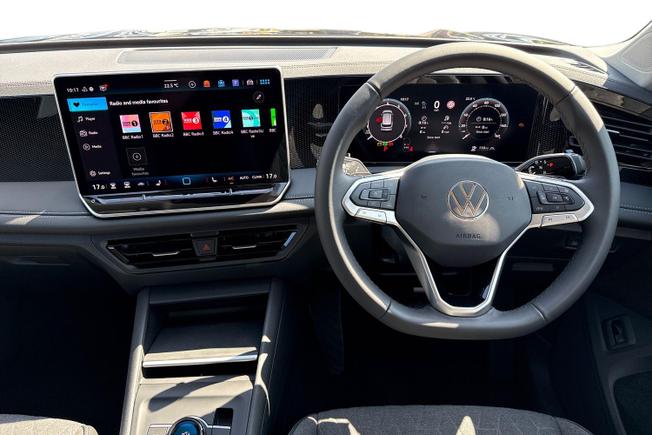 VOLKSWAGEN Tiguan Photo 11