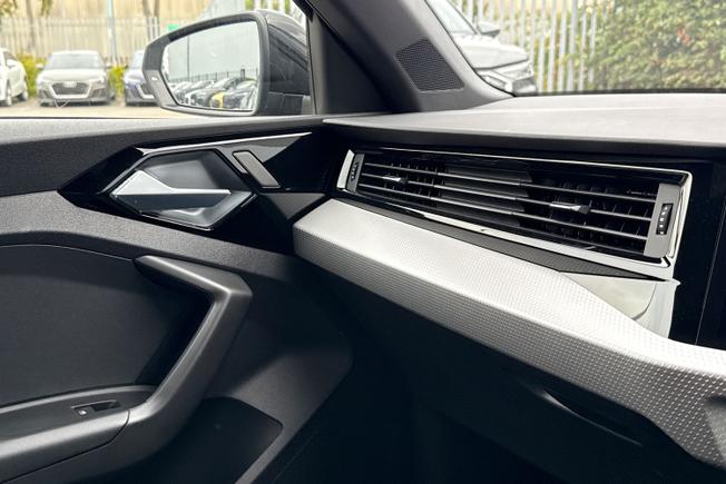 AUDI A1 Photo 32