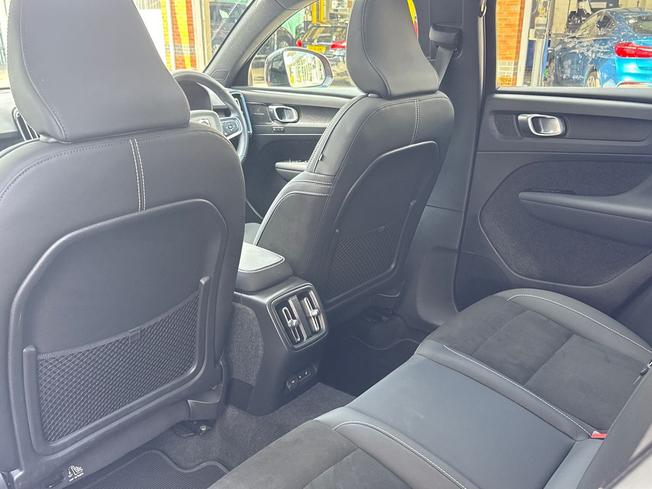 VOLVO C40 Photo 42