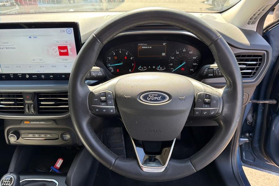 Ford FOCUS Photo autoimg-11cc28119a4e15fa072017a1527414dd1997578b.jpg