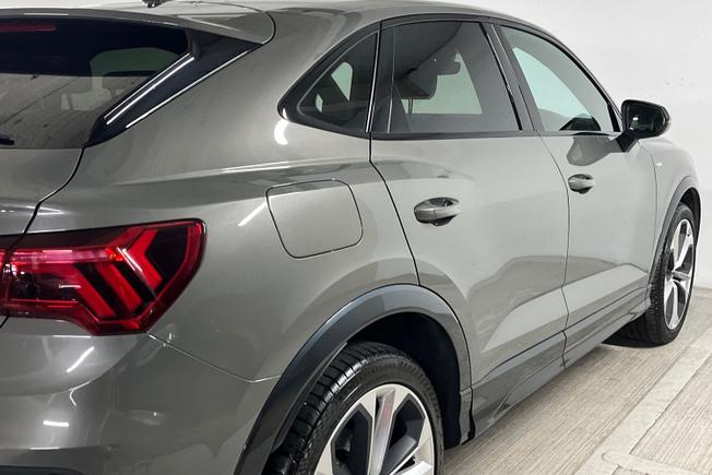 AUDI Q3 Photo 37