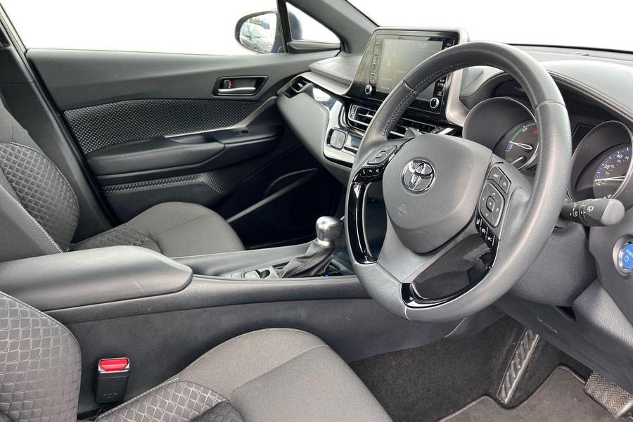 Toyota C-HR Photo autoimg-11d73e871e7e1b4ad8682cd92533350207e696c2.jpg
