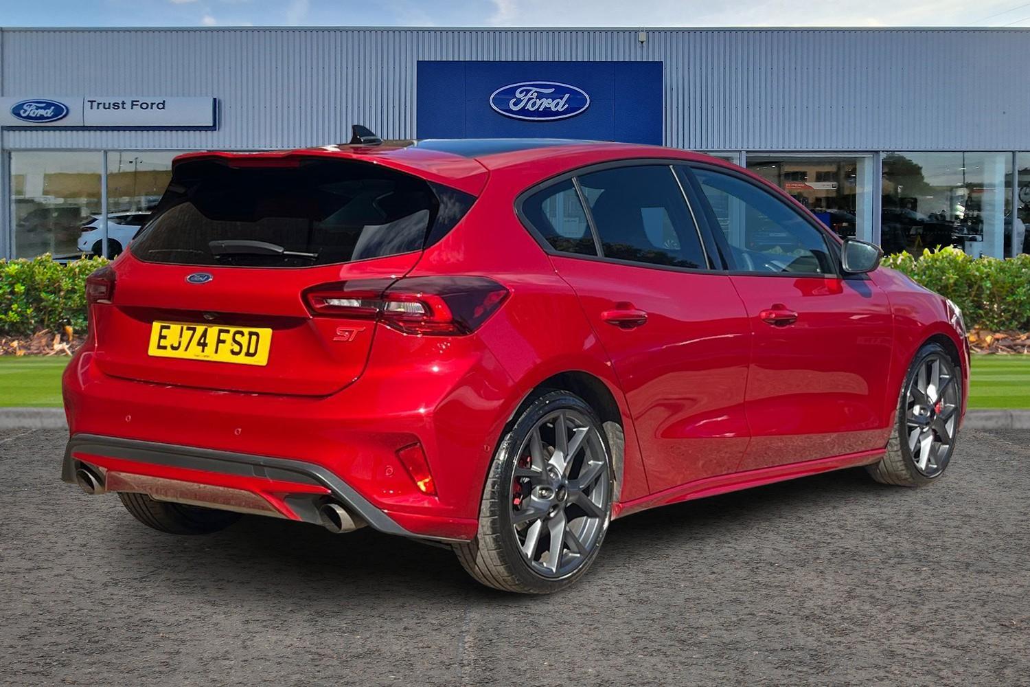Ford Focus Photo 3