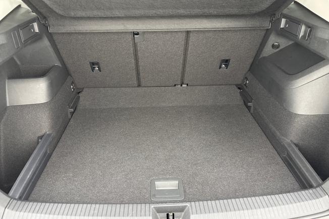 VOLKSWAGEN Tiguan Photo 12
