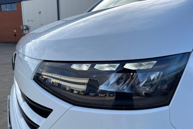 VOLKSWAGEN Transporter Photo 49