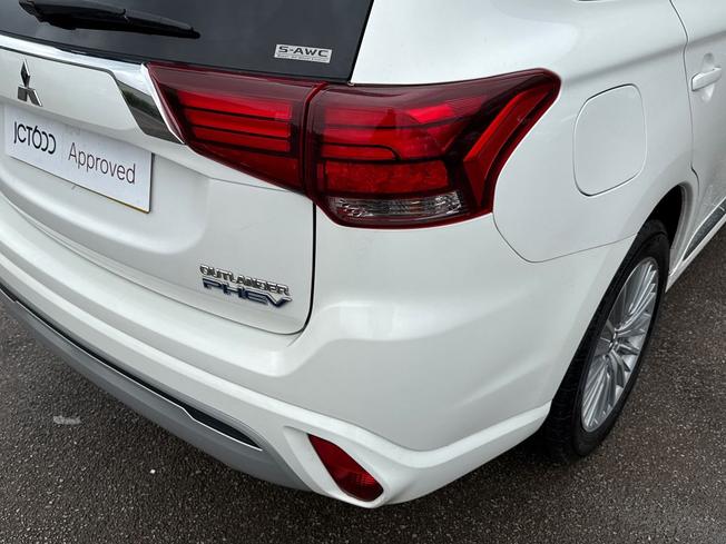 MITSUBISHI Outlander Photo 18