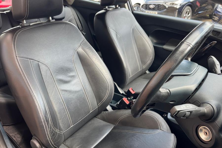 FORD FIESTA Photo autoimg-11e1d9eec242957ca62cb8bf914ea54523f808fe.jpg