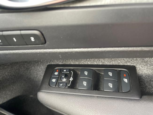 VOLVO XC40 Photo 22