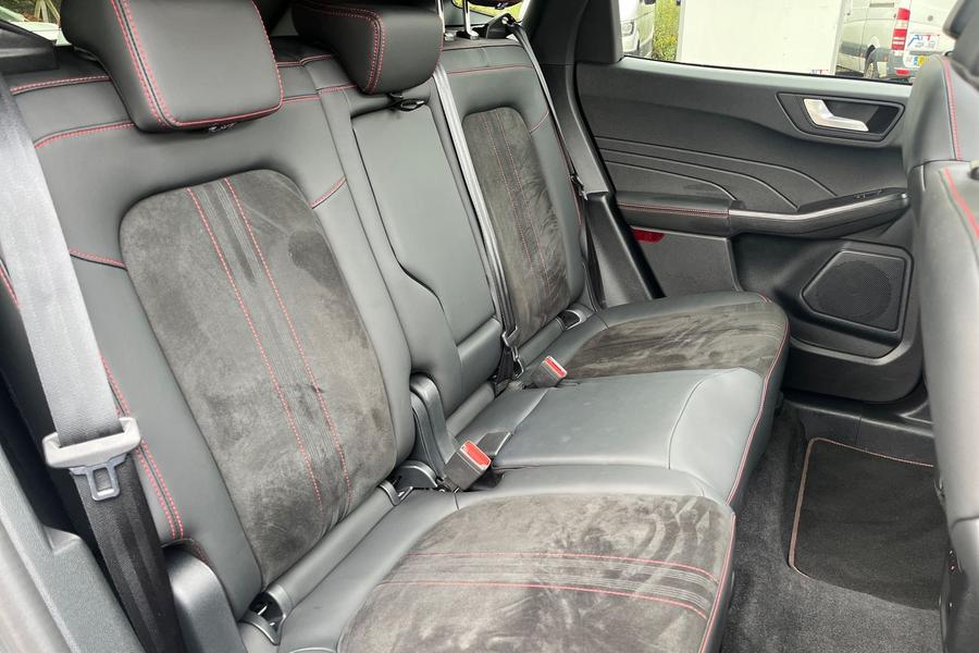 Ford KUGA Photo autoimg-11e7cb2a5a4924607134f5978b606e46a2a24ec7.jpg