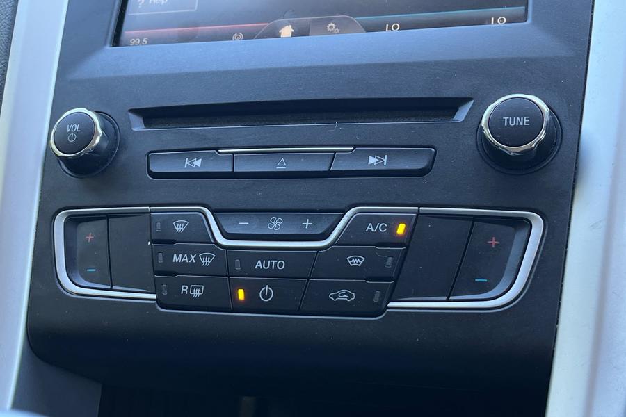 Ford Mondeo Photo autoimg-11e82366f604eb4a684e6e56b0ea08398f00856c.jpg