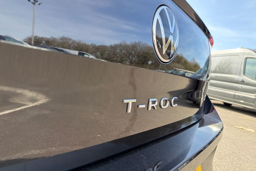 Volkswagen T-ROC Photo autoimg-11eb8d14be9e1bb8d18978f49513a33ca643dd78.jpg