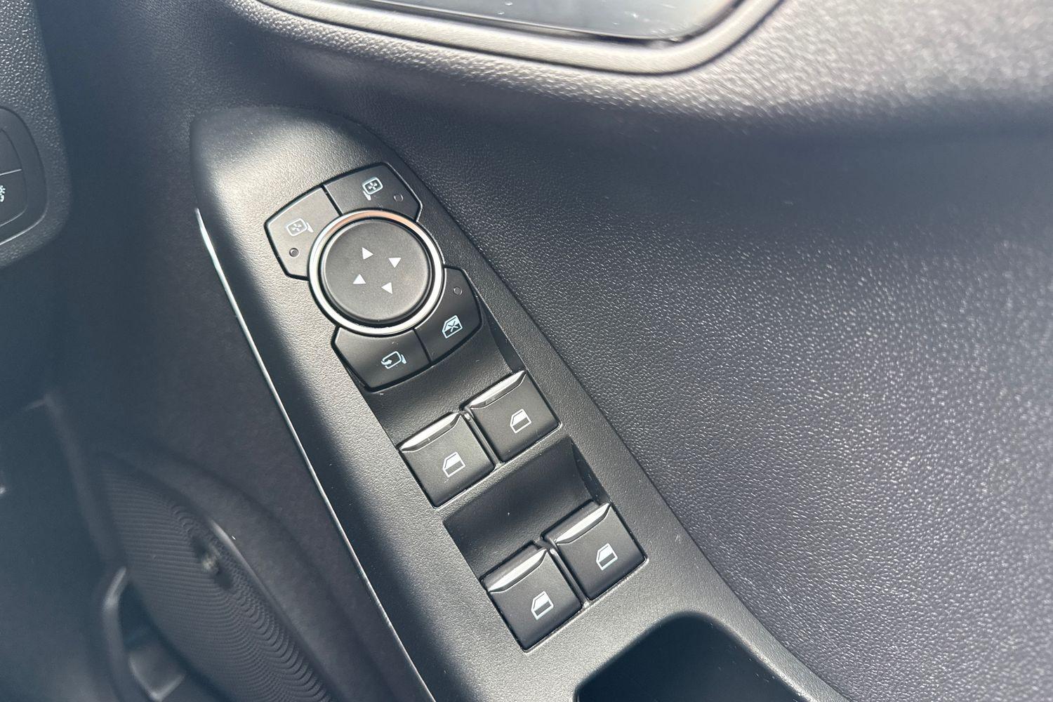 Ford FIESTA Photo 15