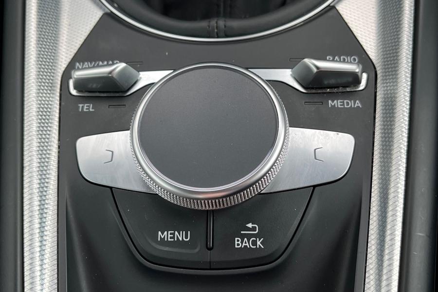 Audi TT Photo autoimg-11f17a4eb48aaba10875938c96404b9facb7c9f5.jpg