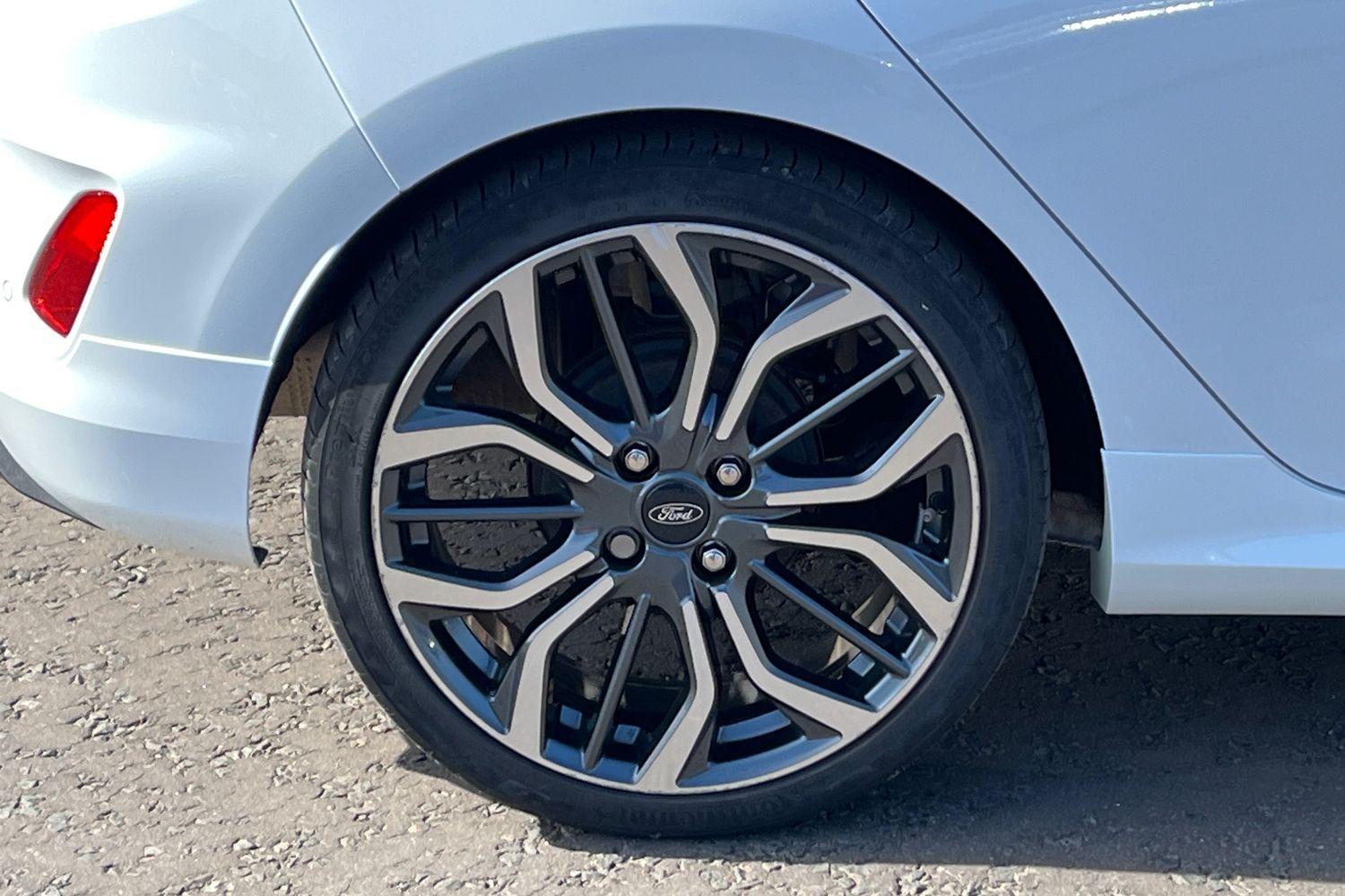 Ford FIESTA Photo 7