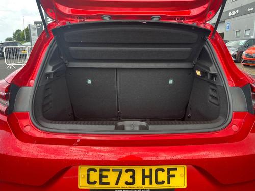 Renault CLIO Photo autoimg-11f9133777496e763c76d648ea7bcd8bda783baf.jpg
