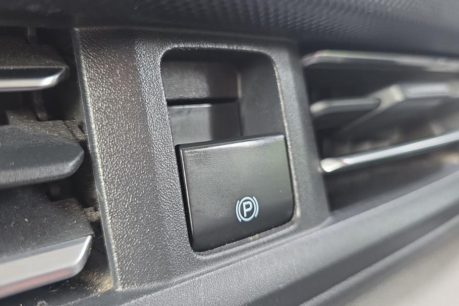 Used Ford TRANSIT CUSTOM DP24GHV 33