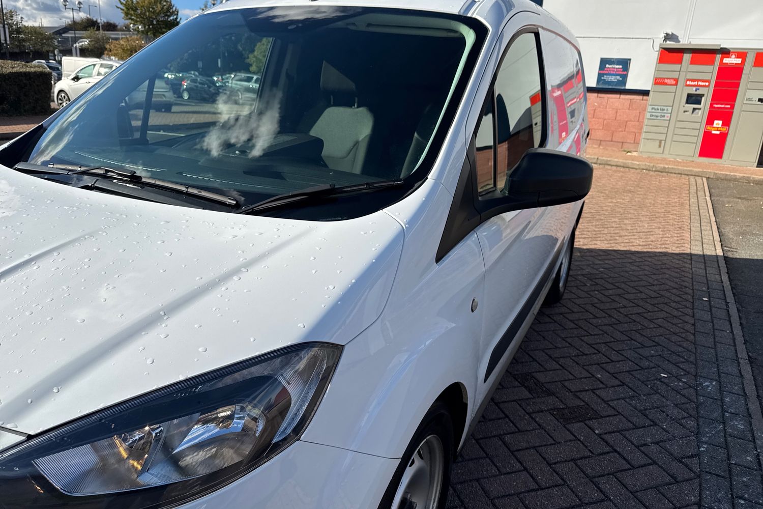 Ford TRANSIT COURIER Photo 21