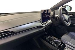 VOLKSWAGEN ID.4 Photo 2